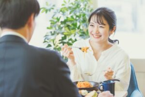 婚活男性、お相手女性のどこを見て話す⁈