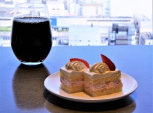 週末の都内のラウンジで行われている事とは